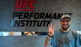 Амосов продолжит карьеру в UFC — СМИ
