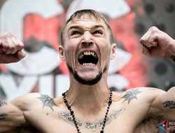 фото - Люберецкий слаггер Павел Маликов спорно победил Гайбатуллу Гаджиалиева