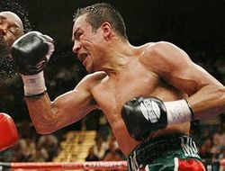 фото - Команда Маркеса возмущена и требует от WBA возвращения титула