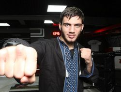 фото - Саламов подхватил ковид — бой с Власовым не состоится