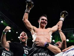 фото - Тим Цзю удосрочил Денниса Хогана