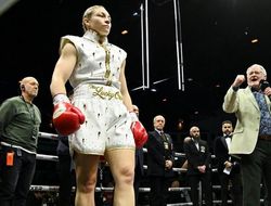 фото - Прайс прошла Акино в бою за три титула