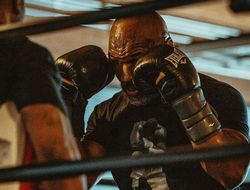 фото - Майк Тайсон разошёлся и едва не развалил кабину тренеру: видео