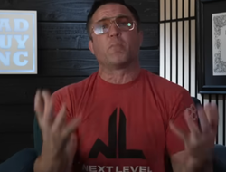 фото - Дебютную защиту титула Двалишвили проведёт не с Нурмагомедовым — эксперт