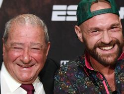 фото - Арум: «Фьюри проведёт третий бой с Уайлдером, а Джошуа сразится с Усиком»