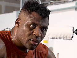 фото - Нганну рассказал, как Тайсон помог ему поверить в победу над Фьюри