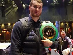 фото - Российский супертяж-нокаутёр Махмудов завоевал дебютный трофей на профиринге