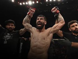 фото - UFC. Алексей Кунченко проиграл Элизеу дос Сантосу