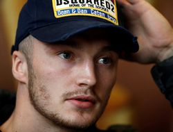 фото - «Гроза Канело» Паркер быстро срубил возрастного бойца из Узбекистана: видео