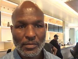 фото - Бернард Хопкинс знает, кто победит в мегафайте Спенс–Пакьяо