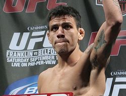 фото - Рафаэль дос Аньос хочет реванш с Нурмагомедовым