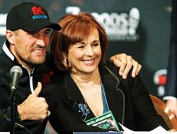 фото - Промоутер: Сергей Ковалёв заинтересован в поединке с Каллумом Смитом