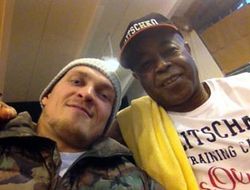 фото - Башир: «Рой Джонс получит увечья, если встретится с Усиком»