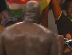 фото - Зацените нокаут! Розенструйк дебютировал в грязном боксе: видео