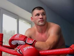 фото - Обидчик Уайлдера одержал досрочную победу над Мероро: видео