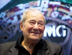 фото - Если у вас есть мозги, то вы поставите на Ломаченко, а не на Хэйни — Арум