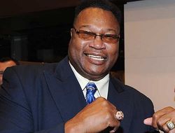 фото - Джошуа нокаутировал бы пикового Тайсона — мнение Ларри Холмса