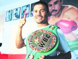 фото - Освальдо Новоа остался чемпионом мира WBC