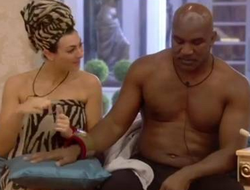 фото - «Гомофоба» и «сексиста» Эвандера Холифилда клеймят на американском ТВ