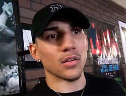 фото - Теофимо Лопес хочет «перехватить» Ричарда Комми у Ломаченко