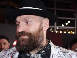 фото - Фьюри о битве взглядов с Усиком: «Белые розы и кровь»