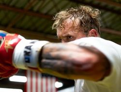 фото - Подкастер продолжил войну с Полом, ютубер угрожает свиньям