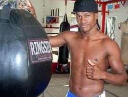 фото - Джуда на взвешивании повредил противнику челюсть, бой отменён