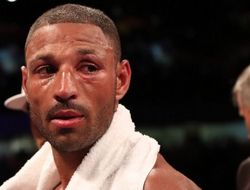 фото - Келл Брук подтверждает перелом глазницы