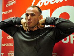 фото - Олейник травмирован и не будет драться с Рошолтом на UFC on FOX 10