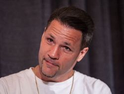 фото - Джон Скалли: «Победа Пакьяо нокаутом станет одной из величайших в истории»