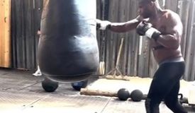 Дюбуа готовится к реваншу с Усиком: видео