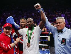 фото - Йорденис Угас вынудил капитулировать Майка Далласа