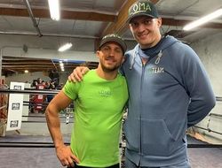 фото - Тайсон проветривается, Элджиери напрягается, дядя Мэйуэзер охраняет Бермуды — соцсети