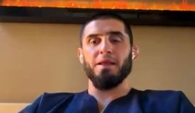 Махачев рассуждал о камбэке Топурии после тяжелейшего поражения Гэтжи