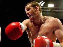 фото - Как Майк Тайсон: Али в бою покусал Дэвида Прайса