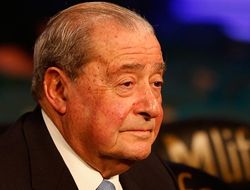 фото - Боб Арум рассказал о популярности бокса и UFC среди белых фэнов