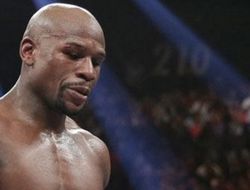 фото - Мэйуэзер сетует на старость: Придётся рубиться с Макгрегором кость в кость