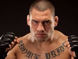 фото - Кейн Веласкес не прочь отобрать у Брока Леснара пояс чемпиона в рестлинге