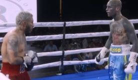 Самый татуированный боксёр в мире побил экс-чемпиона: видео