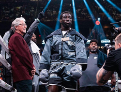 фото - Кроуфорд жёстко ответил на вызов Лопеса