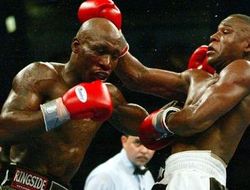 фото - Флойд готовится нокаутировать Пакьяо — спарринг-партнёр