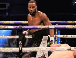 фото - Лоуренс Околи — чемпион мира. Нокаутировал Кшиштофа Гловацки: видео