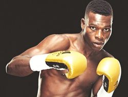 фото - Комми нокаутировал Луну в отборочном бою и будет готовиться к реваншу с Истером