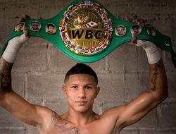 фото - Мигель Берчельт защитил титул, избив ветерана Джонатана Барруша