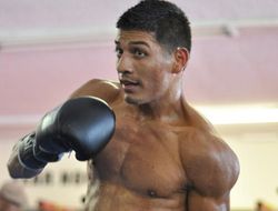 фото - Абнер Марес перебоксировал Джонатана Окендо