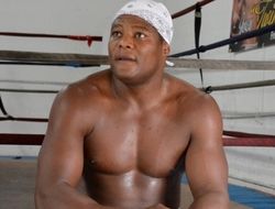 фото - Луис Ортис не понимает, о чём говорит Фредди Роуч