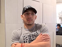 фото - Теофимо Лопес крепко выругался в адрес Ломаченко