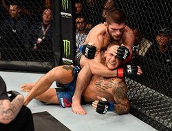 фото - Финал боя Нурмагомедов–Порье: видео удушения американца