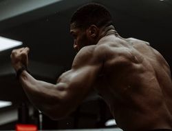 фото - Джошуа продолжит карьеру — мнение Усика