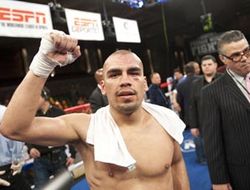 фото - Карлос Молина: «Кирклэнд, может все-таки подеремся по справедливому?»